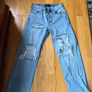 Women’s Aeropostale 90’s Baggy Jeans in Light Blue Acid Wash color.